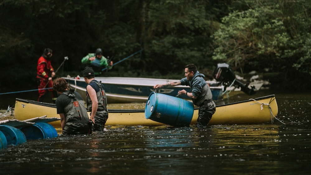 Bear hair and fish weirs: Meet the Indigenous people combining modern science with ancestral principles to protect the land