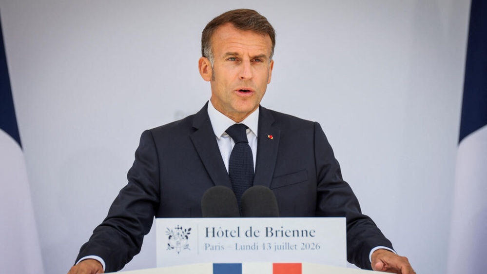 In final speech to armed forces, Macron urges European defence projects