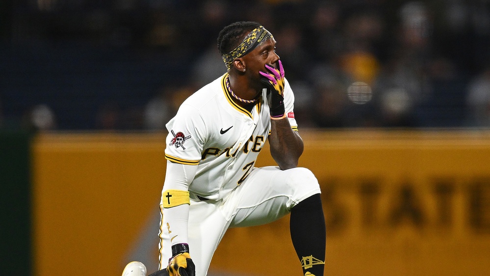 Man falls from 21-foot wall at Pirates game, listed in critical condition