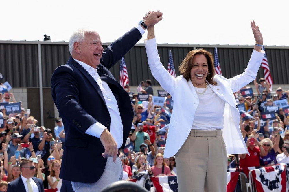 Harris and Walz kick off battleground state tour on first full day as Democratic ticket