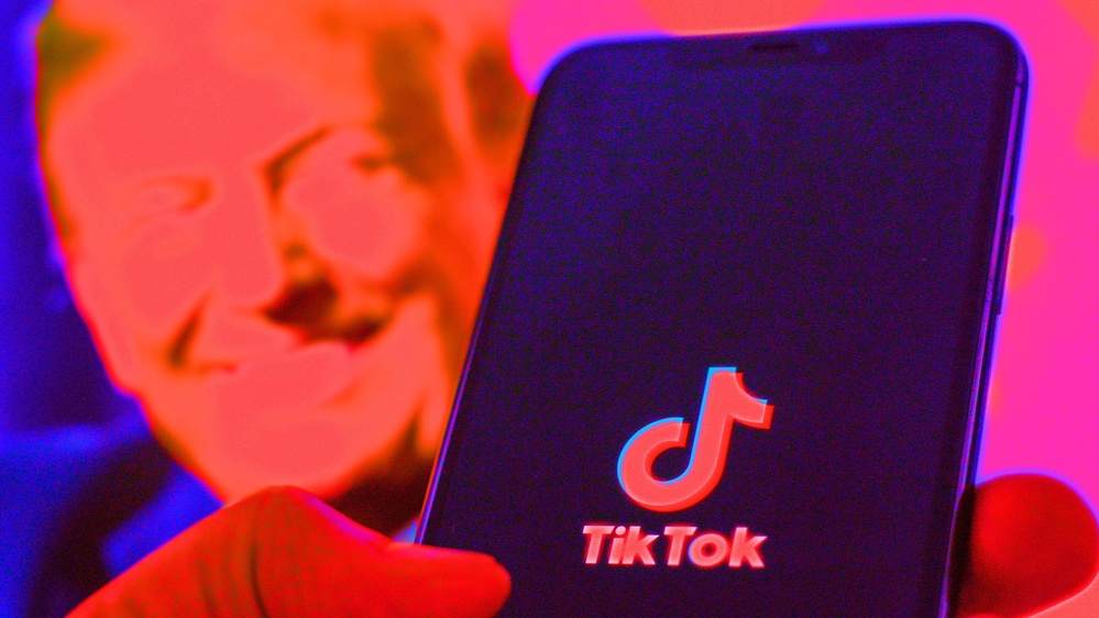 Trump Signs Executive Order Saving TikTok for 75 Days