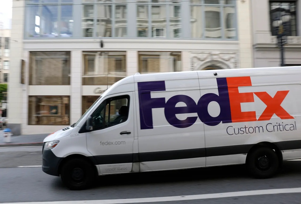 FDX Stock Reverses 4 Weeks Of Losses: Ross Gerber Lauds FedEx's Fleet Electrification, Wants Amazon To Follow Suit