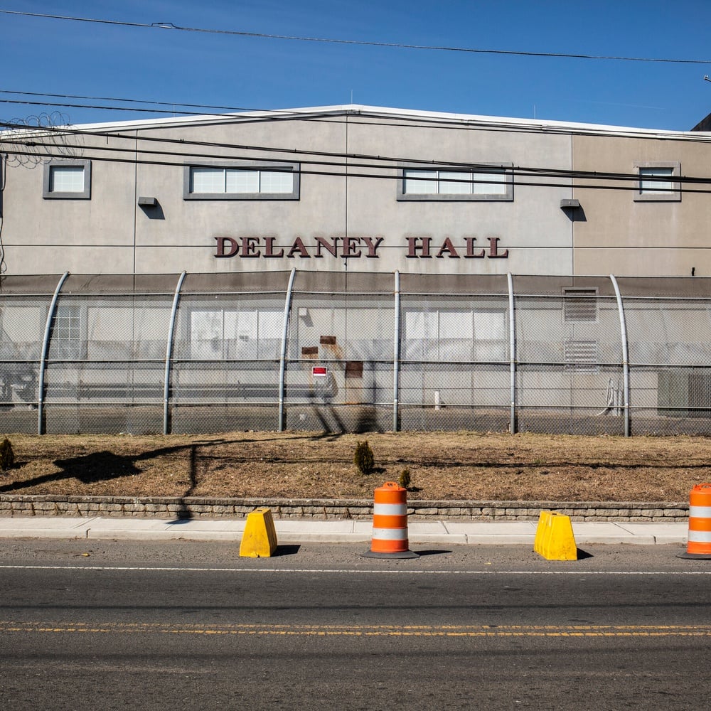ICE will require lawmakers to give a week's notice before detention visits.