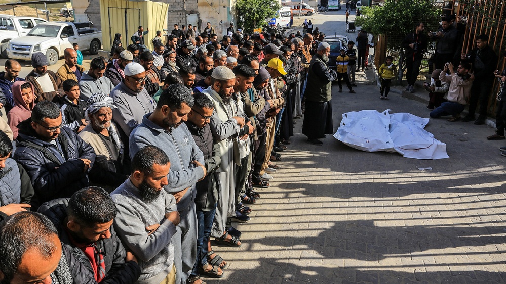 Israeli defense minister says no humanitarian aid will enter Gaza