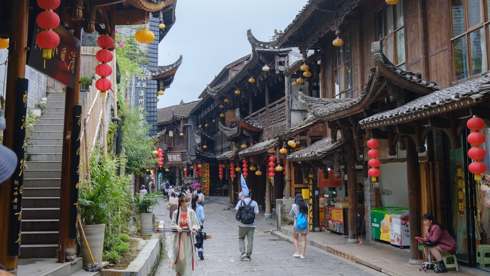 Furong Town: China's ancient village above the falls