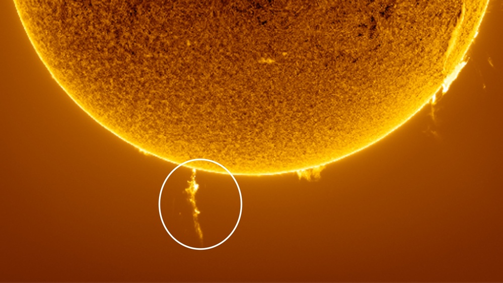 'A wonderful spectacle': Photographer snaps rare solar eruption as 'magnetic noose' strangles the sun's south pole