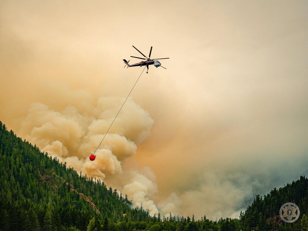 2 Washington firefighters were arrested by border agents during wildfire. Here's what we know