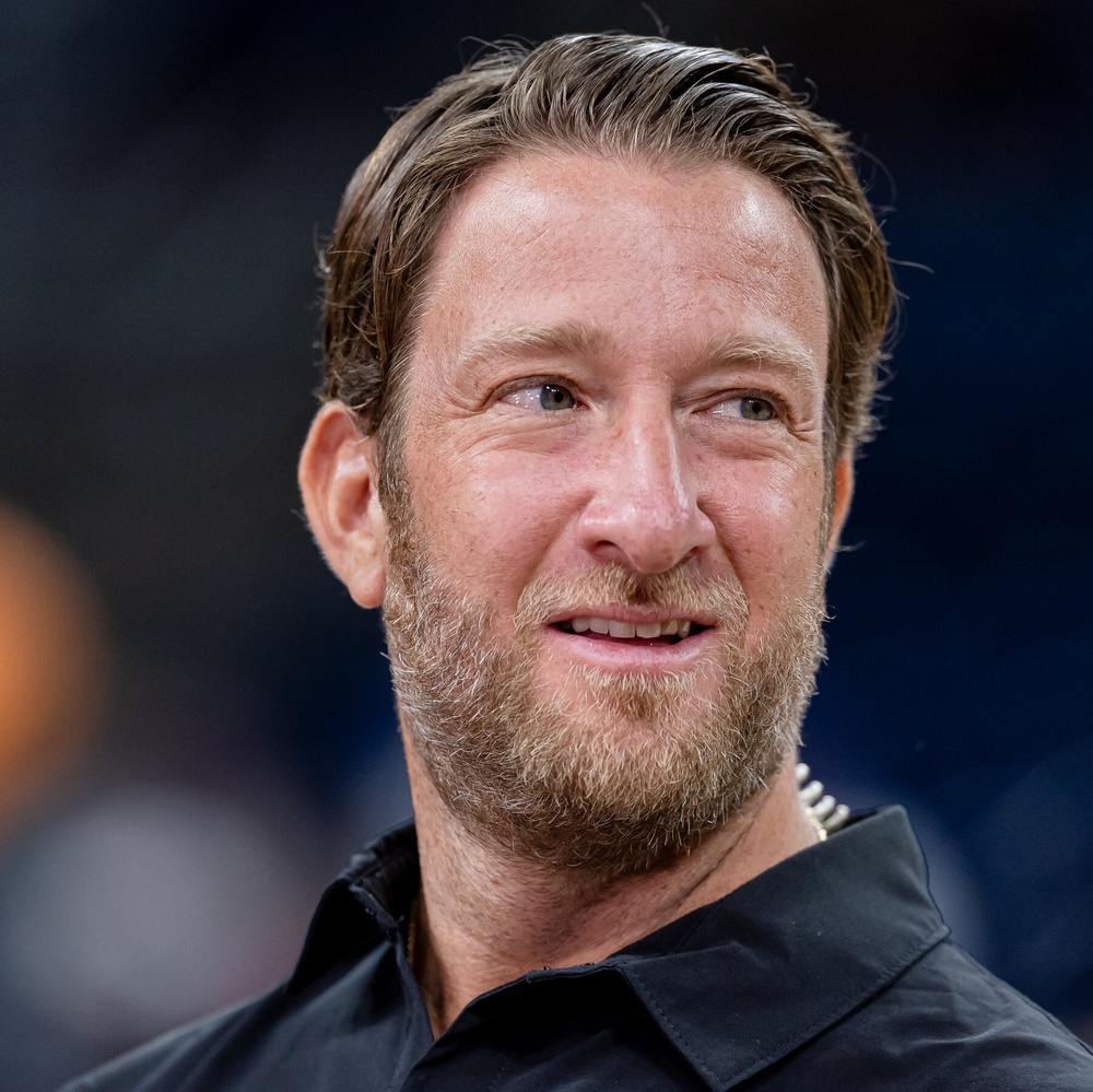 Antisemitic Sign at Barstool Sports Bar Draws Widespread Outrage