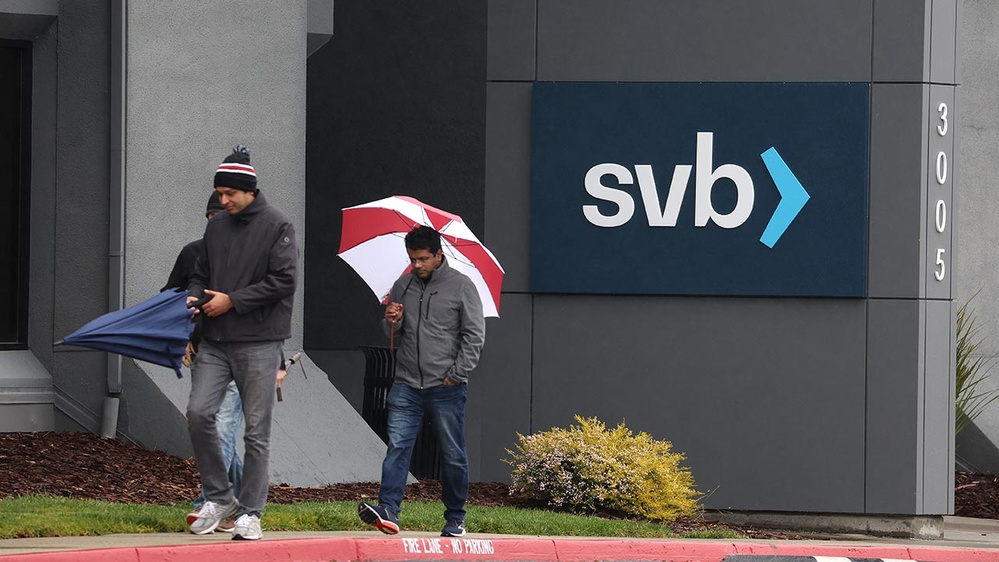 Silicon Valley Bank collapses Balanced News