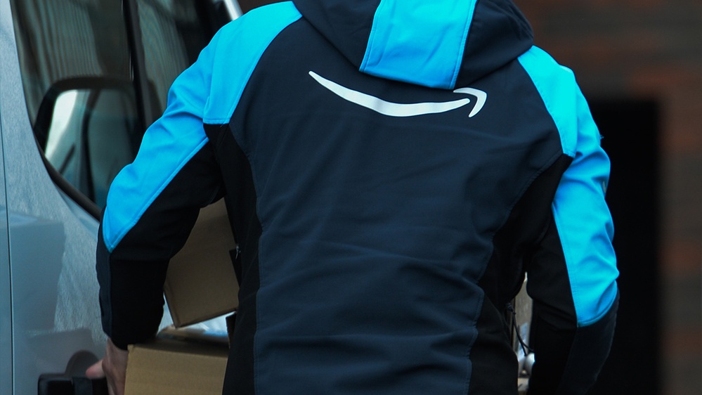Amazon delivery driver in Virginia looses cool over parking issue, assaults male victim: Police