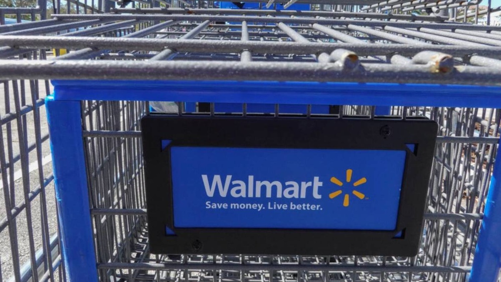 Walmart is selling $220 noise-canceling headphones for $30, and they offer 'great bass' and 'high volume'