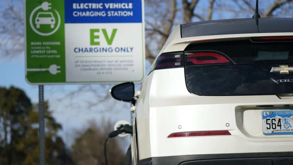 The EV market faces major sales declines and intensified international trade tensions.