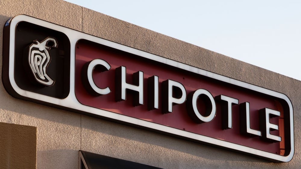 Rumors that restaurant chain Chipotle is going bankrupt and closing are false