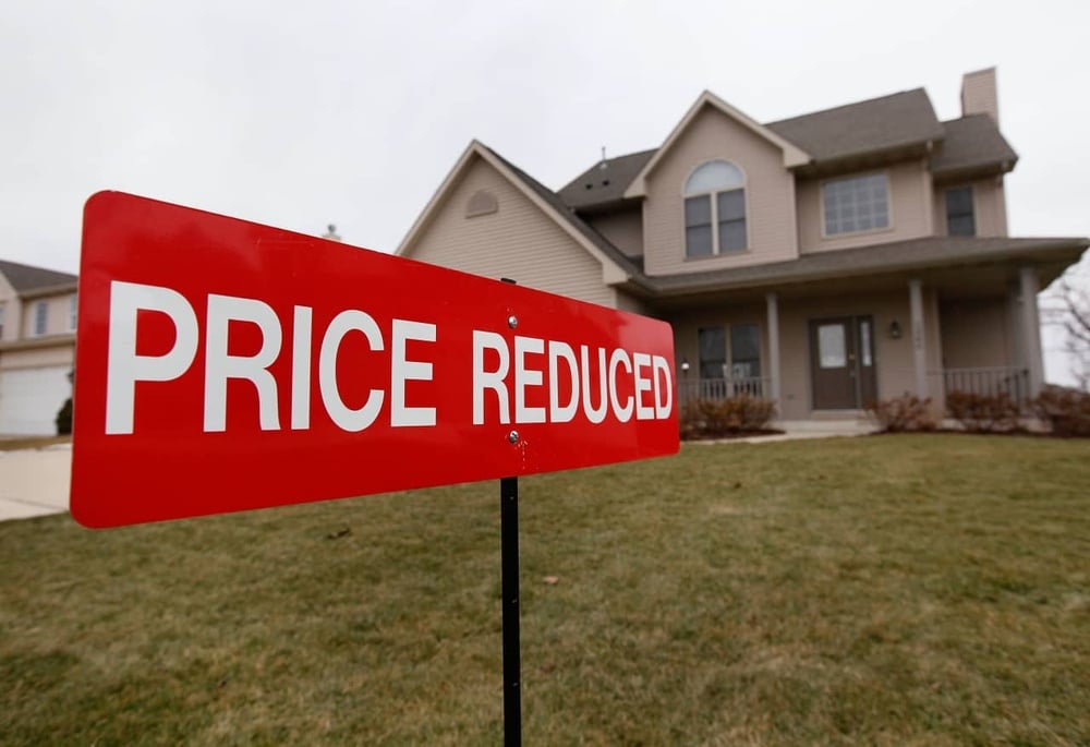 Mortgage rates are falling, but it's not helping sell more homes. Are lower house prices next?