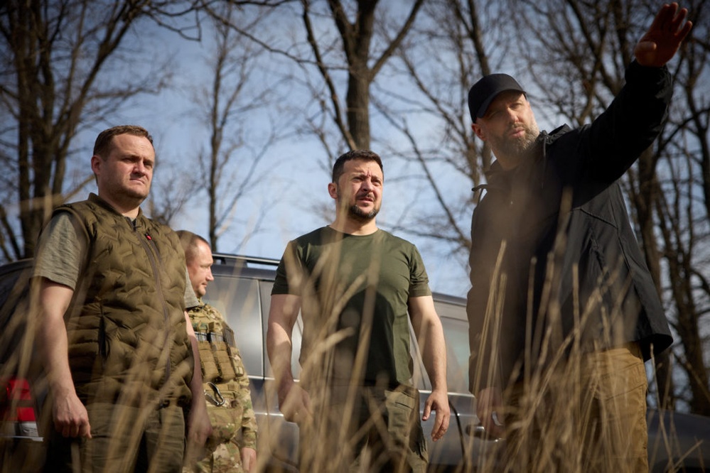 Zelenskyy visits northeastern border for the first time since Ukrainian forces entered Russia's Kursk region