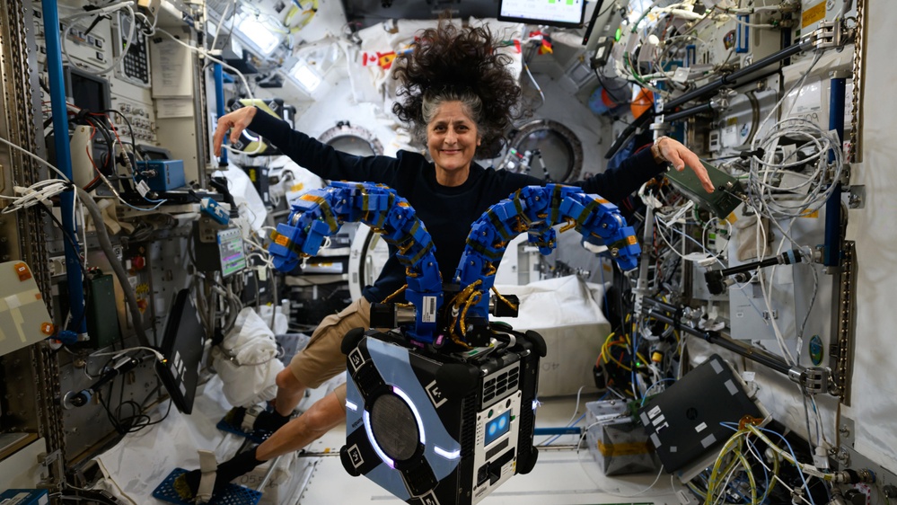 NASA commander Suni Williams meets tentacled Astrobee robot on ISS