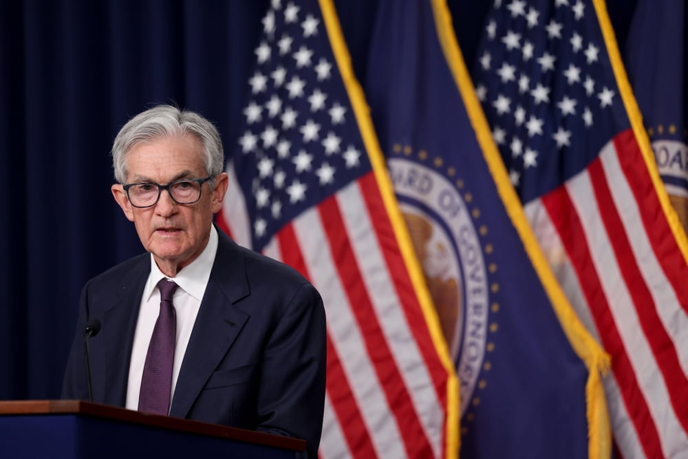Powell leaves door open to staying at Fed past 2026