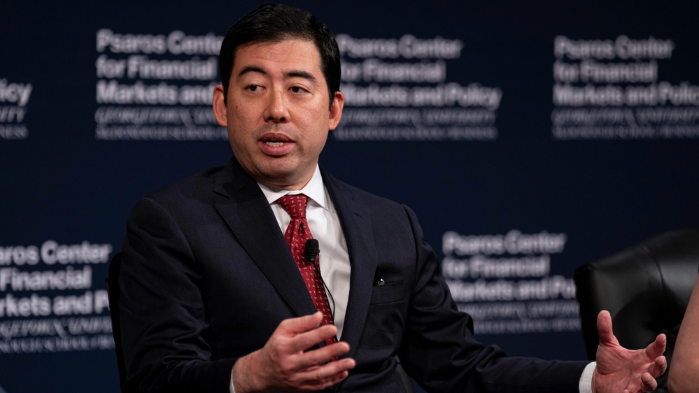 SEC commissioner backs Trump's plan to end crypto crackdown