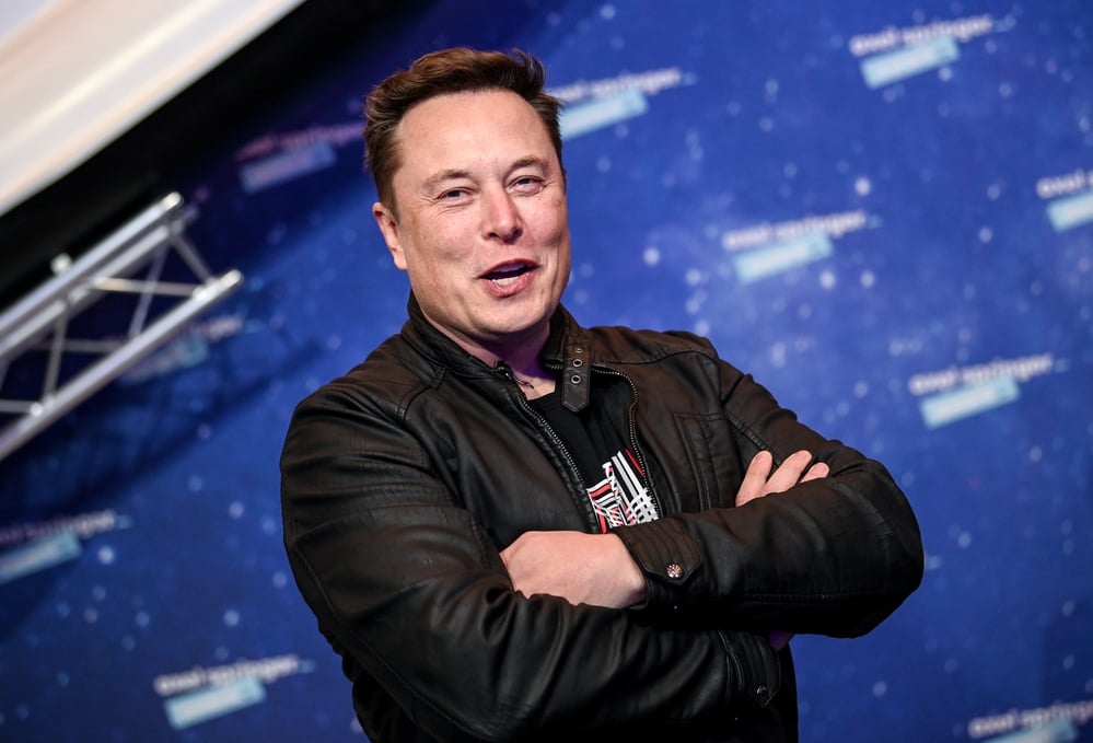 How Elon’s bizarre Twitter takeover saga could have just been a cover for him to sell $8.5 billion in Tesla stock
