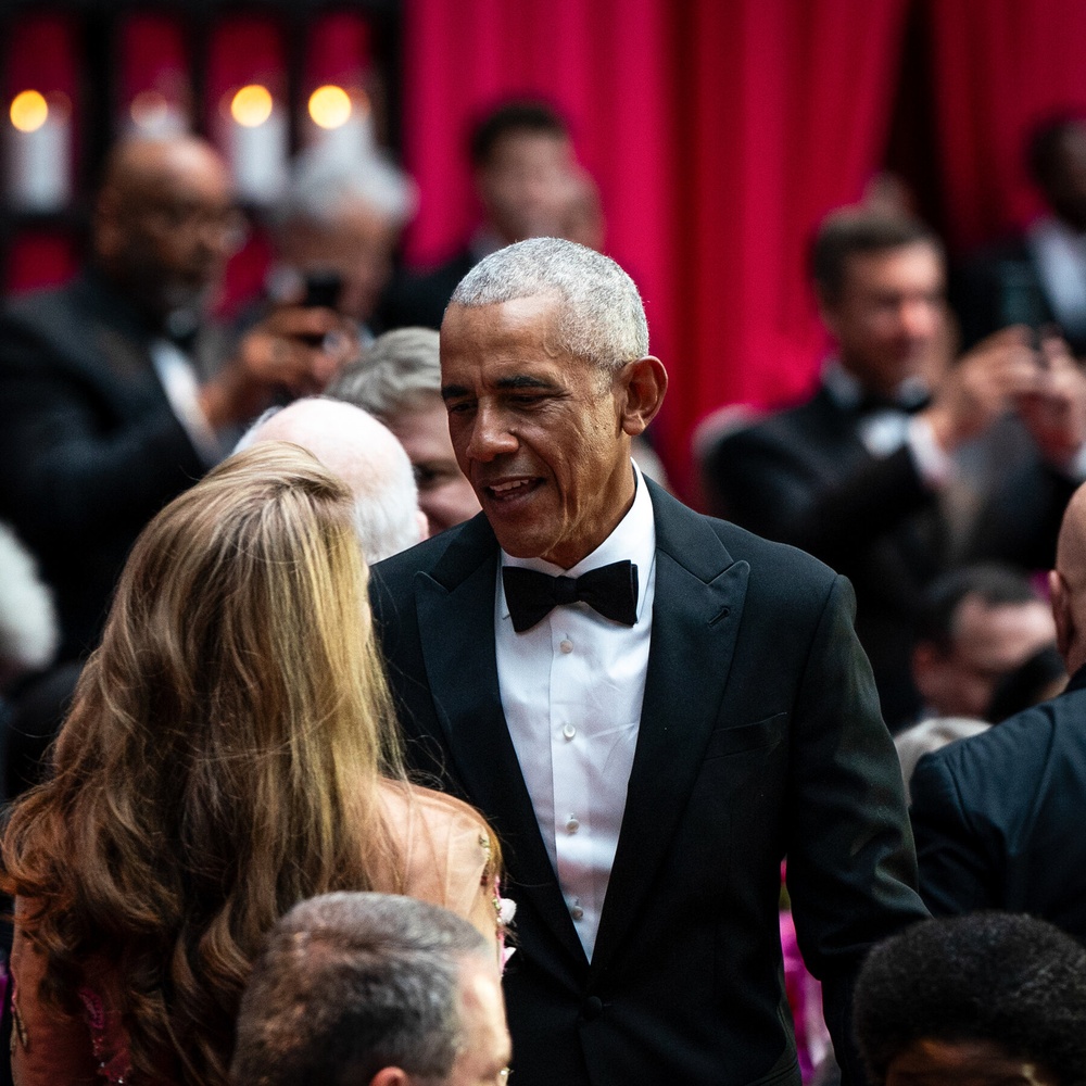 Obama Is a Surprise Guest Among Allies at Biden's State Dinner for Kenya