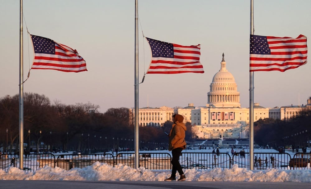 Trump's swearing-in to move inside Capitol Rotunda because of intense cold weather