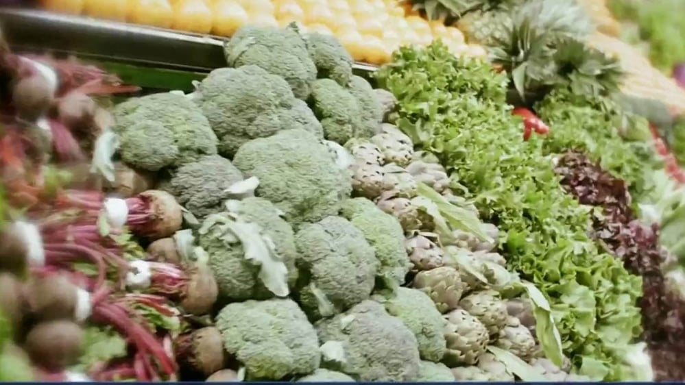 CDC/FDA linked the outbreak to Mexico iceberg lettuce at Taco Bell