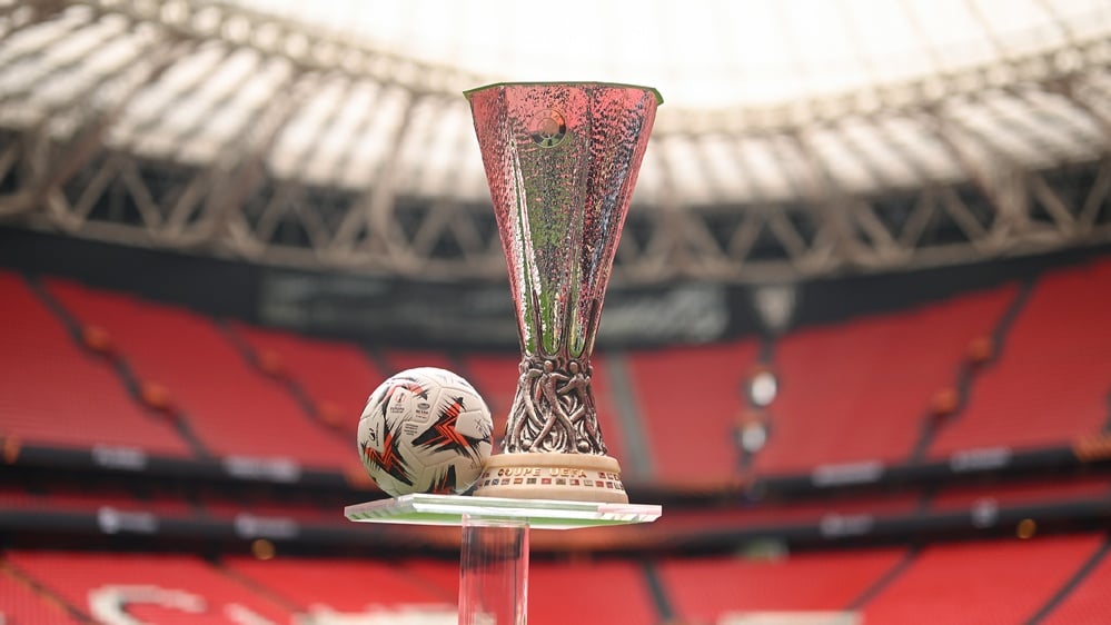 Manchester United and Tottenham fight for Europa League glory