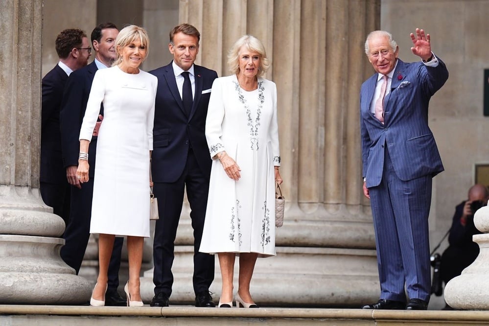 The Bayeux Tapestry returns to Britain for the first time in ~960 years as King Charles, Macron, and PM Burnham jointly preview it at the British Museum