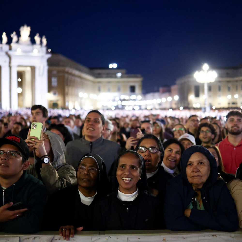 Waiting for the Smoke That Heralds a New Pope