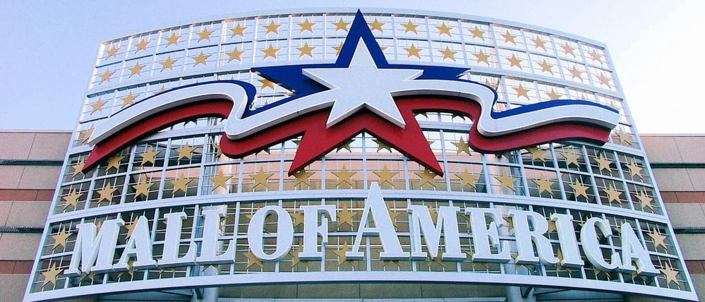 FBI arrests 18-year-old Sheikhdoon Mohamud for an alleged ISIS-inspired plot to kill 30–60 people at the Mall of America with an AK-47