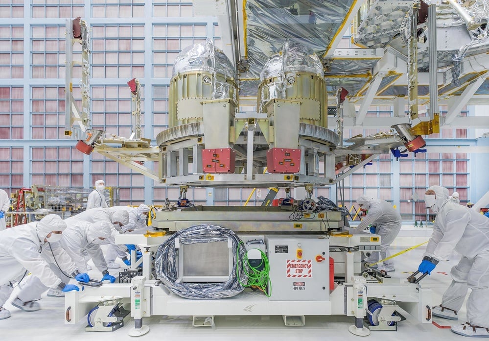 NASA uses AR to enhance spacecraft construction efficiency.