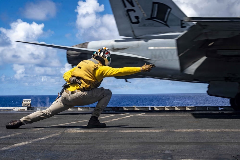 USS Abraham Lincoln returns to San Diego Oct 8 after 321-day Iran-war deployment with record 265 days at sea and eight confirmed suicide attempts Balanced News