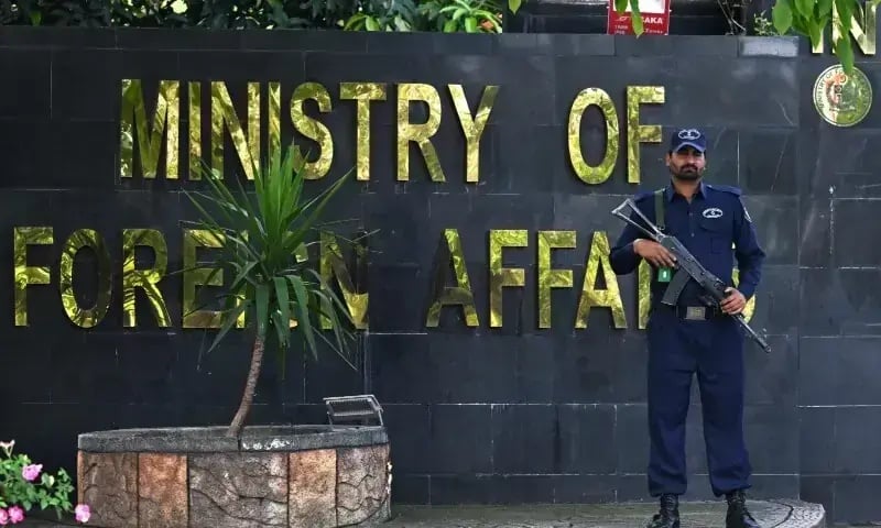 Source: https://www.dawn.com/news/2033759/3-pakistanis-among-5-crew-lost-during-operation-to-recover-ship-hijacked-by-somali-pirates-fo-confirms