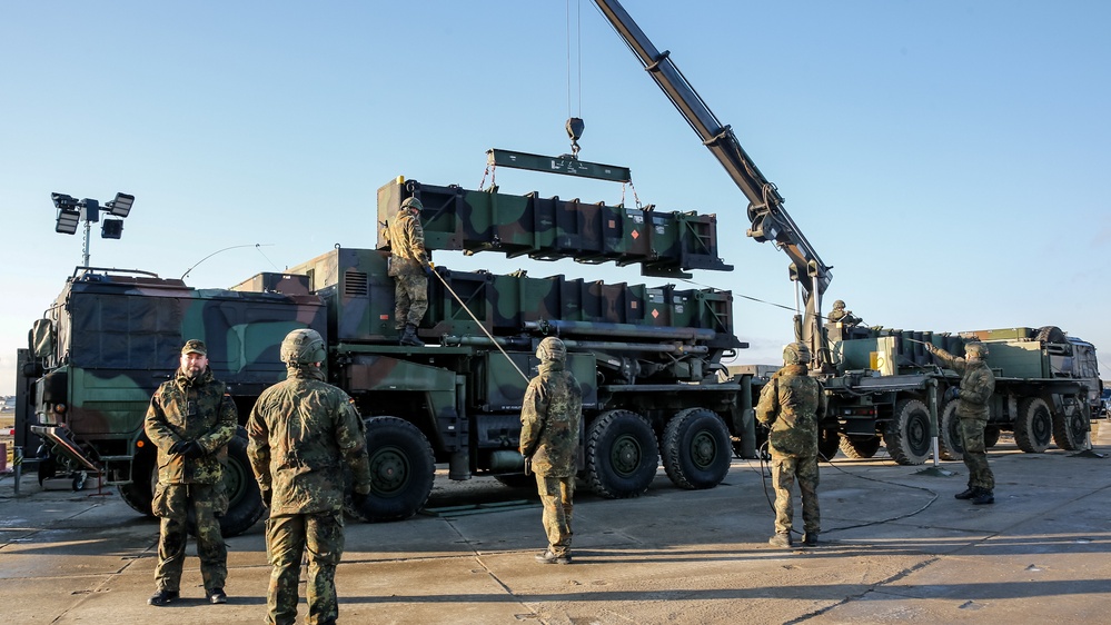 US air defenses head to Ukraine as Putin hopes Russia doesn't have to use nukes