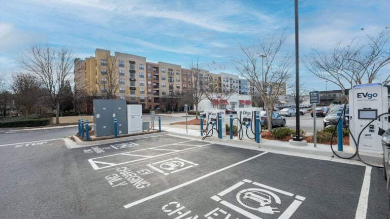 EVgo gets $1.05B loan to build 7,500 DC fast chargers