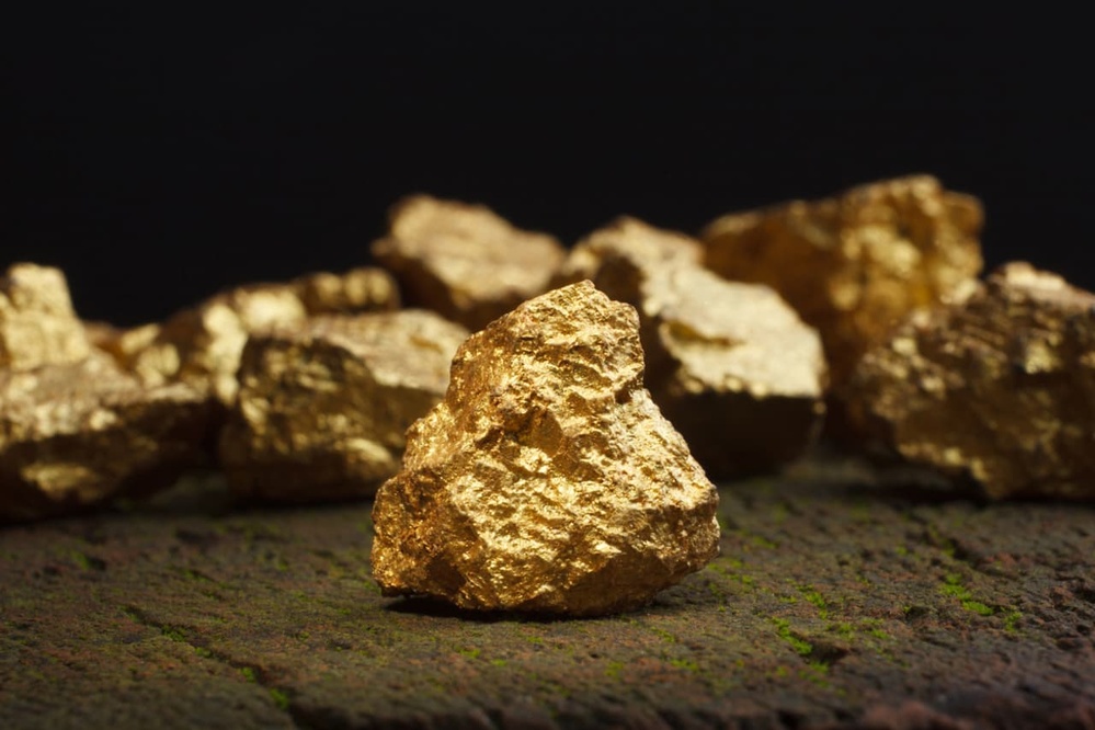 Gold reaches record highs amid rate cut hopes