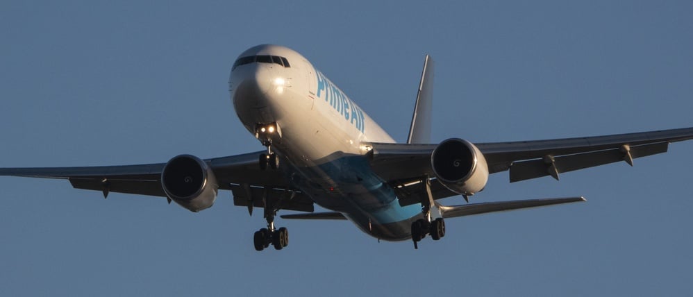 Five killed as Amazon-operated 21 Air Boeing 767-300 overran Miami airport runway in thunderstorms during Labor Day weekend; NTSB recovers recorders, cause unknown