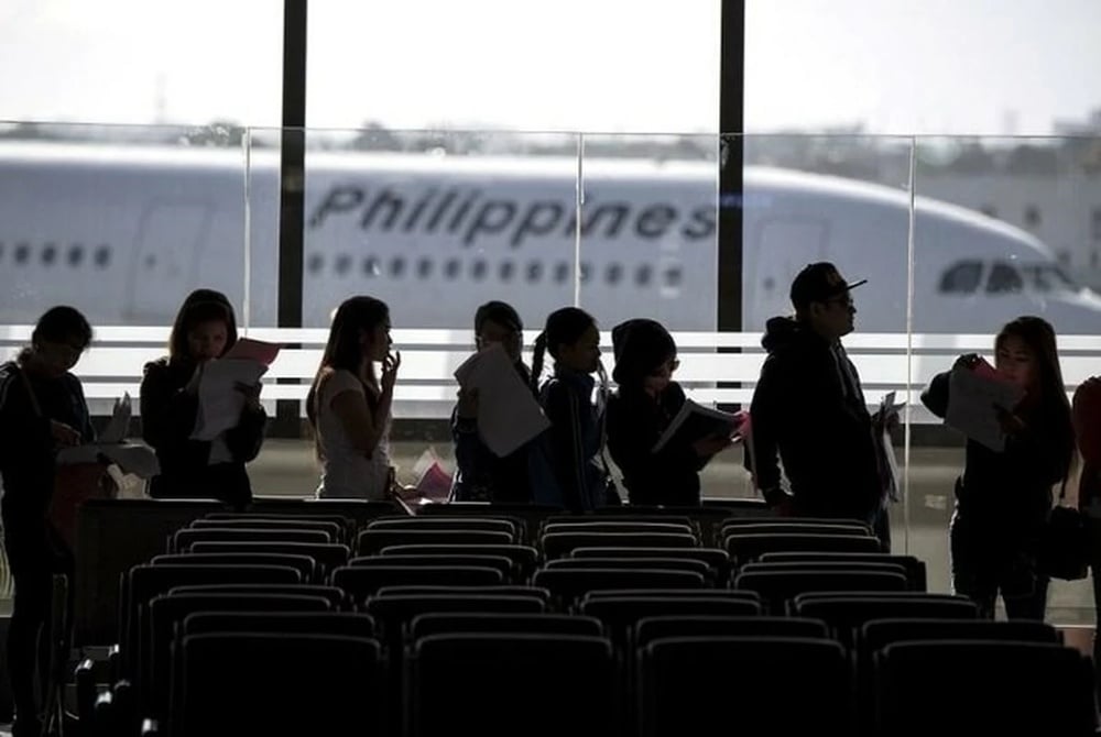Houthi missile strikes on Riyadh's airport kill three, ground a Saudia plane, and push dozens of airlines including Philippine Airlines and Lufthansa to suspend flights Balanced News
