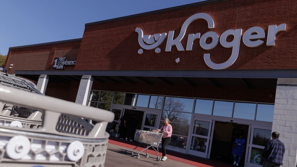 Kroger, other retailers charging fees for 'cash back' at registers: federal government