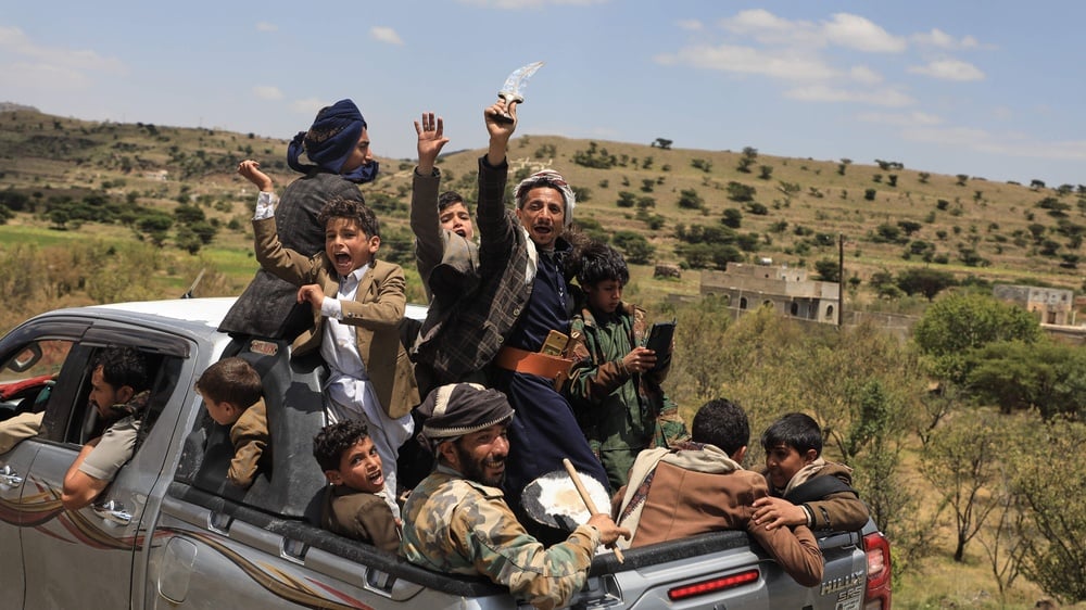 Saudi-backed Yemeni forces recapture Bab el-Mandeb areas from Houthis as missiles strike Riyadh and 959 die since ceasefire collapsed