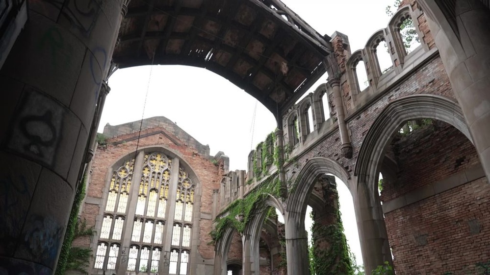 Urban explorers find beauty in the decay of Gary, Indiana's abandoned buildings