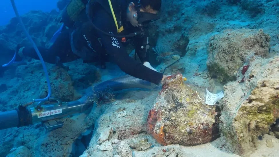Source: https://www.gbnews.com/science/shipwreck-discovery-worlds-oldest-boat-found-coast-turkey