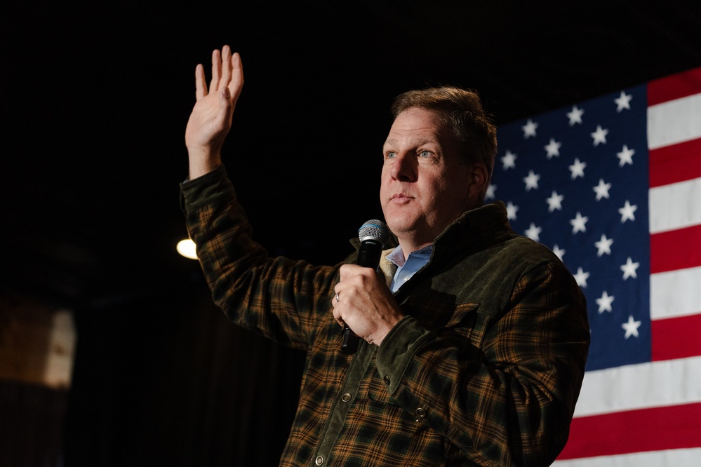 Trump Snags Another Top Republican: Oh No, Not You Too, Sununu