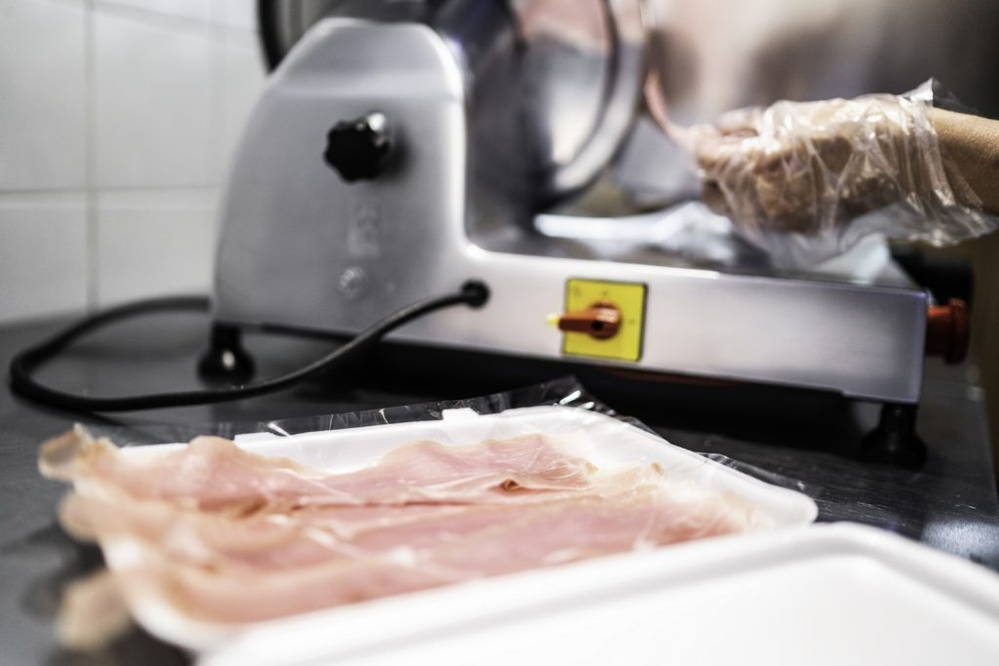 As the CDC investigates a listeria outbreak linked to deli meats, here's what to know