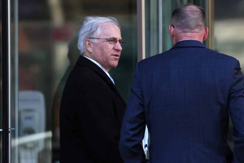 Source: https://www.pbs.org/newshour/politics/trump-pardons-former-republican-congressman-convicted-of-insider-trading