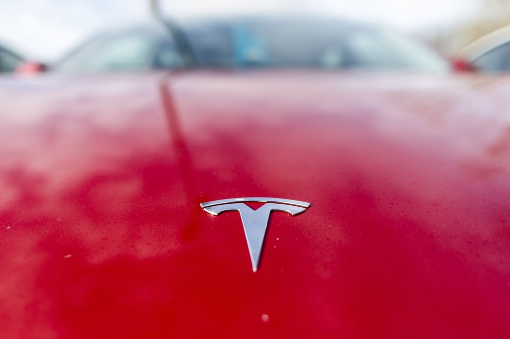 India Closer To Agreement With Tesla To Import EVs, Set Up Plant