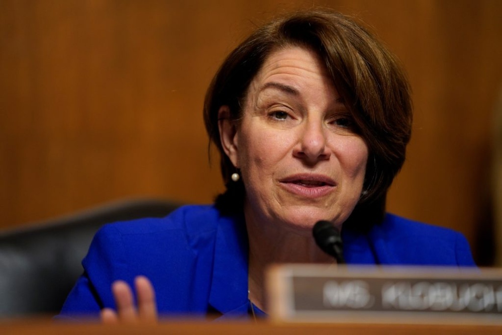 Minnesota Sen. Klobuchar says Tim Walz brings 'Midwestern common sense' to politics