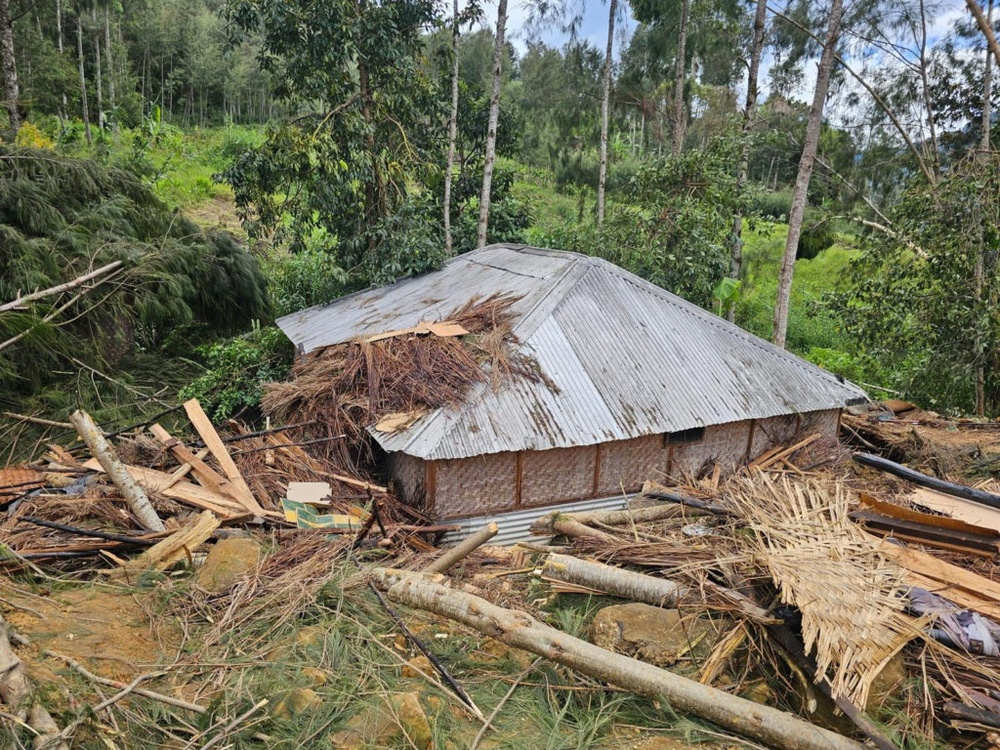 670+ people feared dead in Papua New Guinea landslide