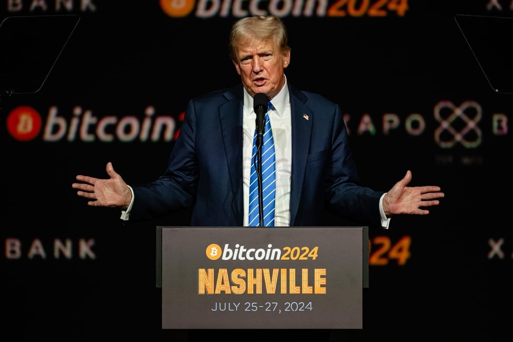 Cryptocurrencies gain political and corporate backing amid regulatory debates