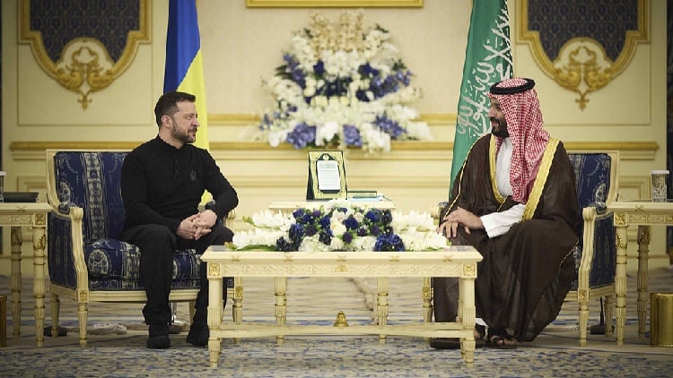 US and Ukraine discuss peace and minerals in Saudi Arabia.